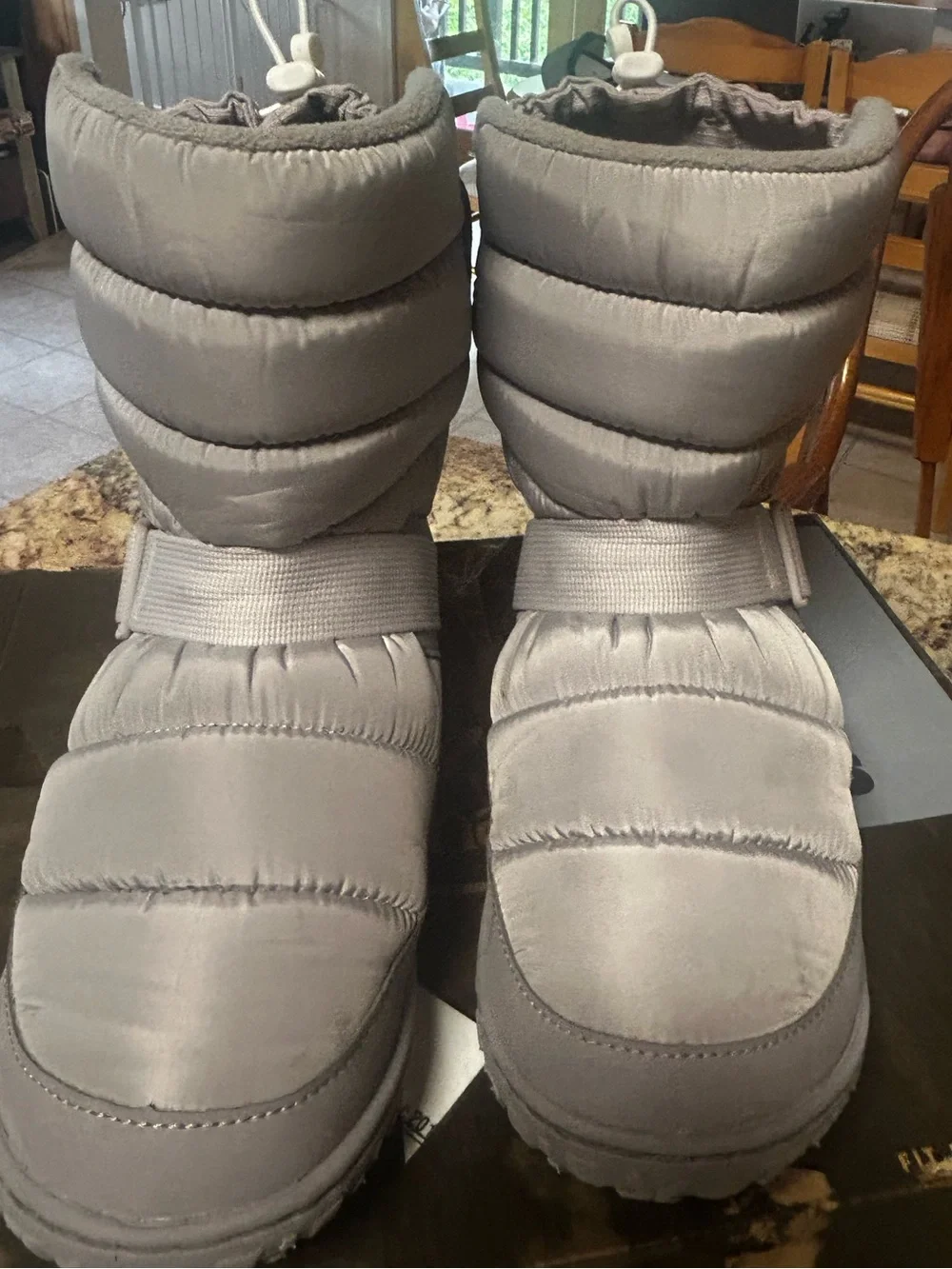 Chaco Ramble Puff Women’s 7.5 Gray Quilted Puffer Snow Boots- Excellent Worn 1X